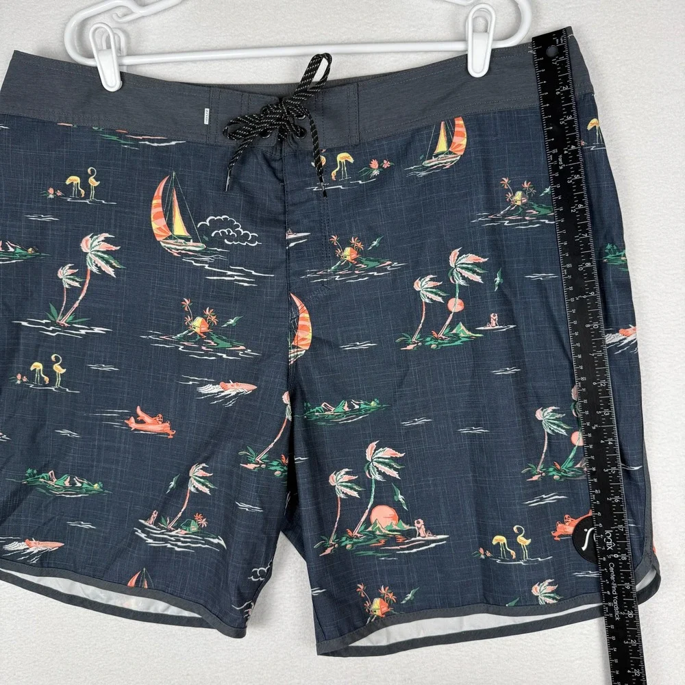Quiksilver Highline Board Shorts Mens 40 Grey Tropical Sailboat‎ EQYBS04524